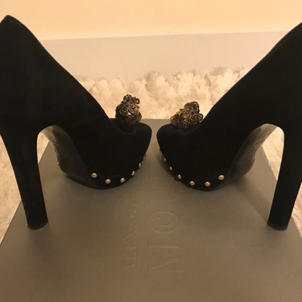 Alexander McQueen Black Suede Skull Heels US 6,5-7 - Picture 3 of 5